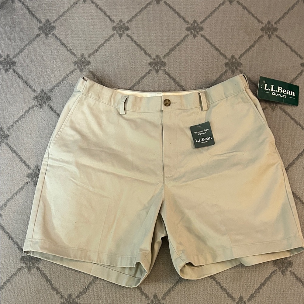 L.L. Bean Men's Beige Comfort Waist Shorts